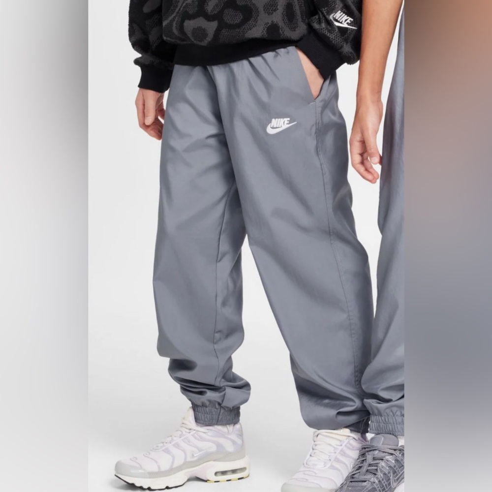 Nike Boys woven lined joggers athletic pants medium new
